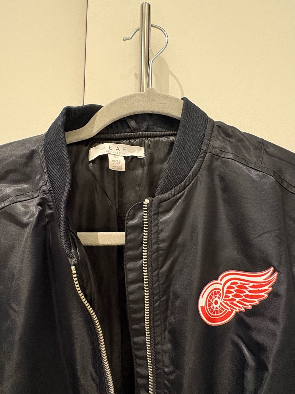 Detroit Red Wings black bomber jacket - Picture 3 of 5